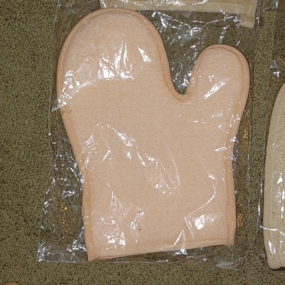 LOT of NIP Luffa Mitts and Soap Bags